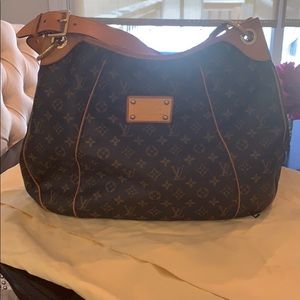 Louis Vuitton GM Galliera handbag
